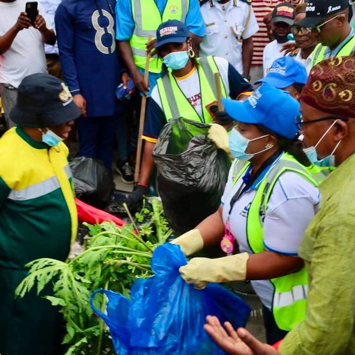 IBEJU-LEKKI MAKES A STATEMENT FOR CLEANER LAGOS AS FIRST LADY, DR. IBIJOKE SANWOOLU, MRS OLUREMI HAMZAT, TOKUN