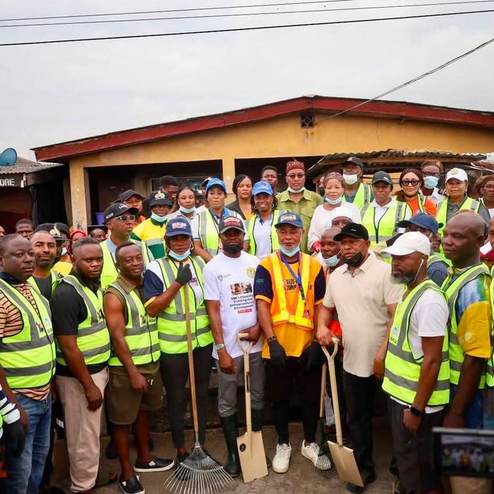 IBEJU-LEKKI MAKES A STATEMENT FOR CLEANER LAGOS AS FIRST LADY, DR. IBIJOKE SANWOOLU, MRS OLUREMI HAMZAT, TOKUN