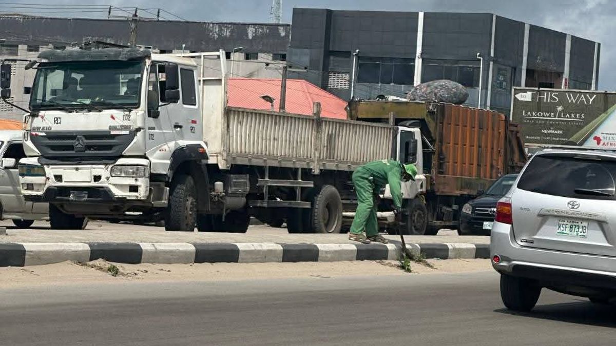 CLEANER IBEJU-LEKKI INITIATIVE EMBARKS ON MAJOR ROADSIDE CLEARING
