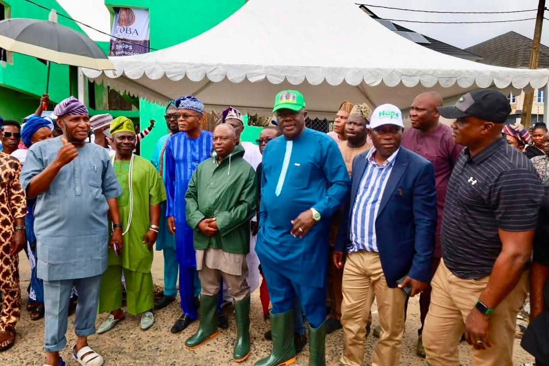OLOWA RECEIVES SANWO-OLU, DEPUTY GOVERNOR, OTHERS AS LAGOS INTENSIFIES FLOOD RESPONSE IN GBETU-IWEREKUN