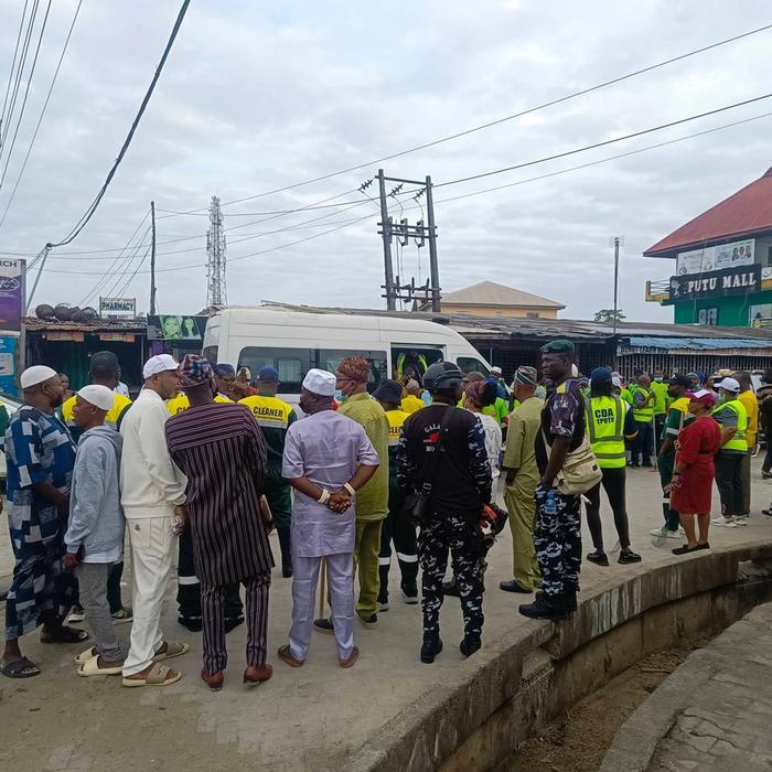 IBEJU-LEKKI MAKES A STATEMENT FOR CLEANER LAGOS AS FIRST LADY, DR. IBIJOKE SANWOOLU, MRS OLUREMI HAMZAT, TOKUN