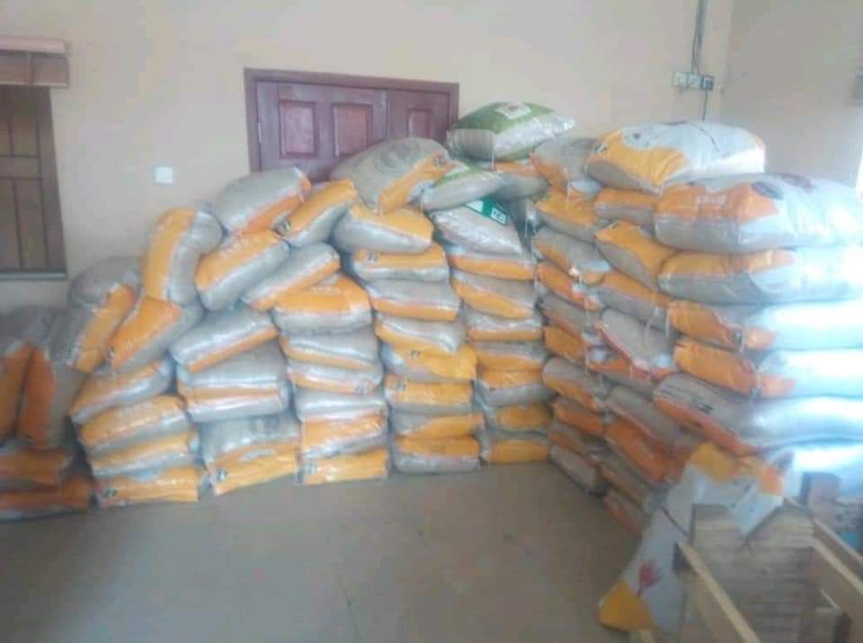 IBEJU-LEKKI LOCAL GOVERNMENT DISTRIBUTES RELIEVE MATERIALS