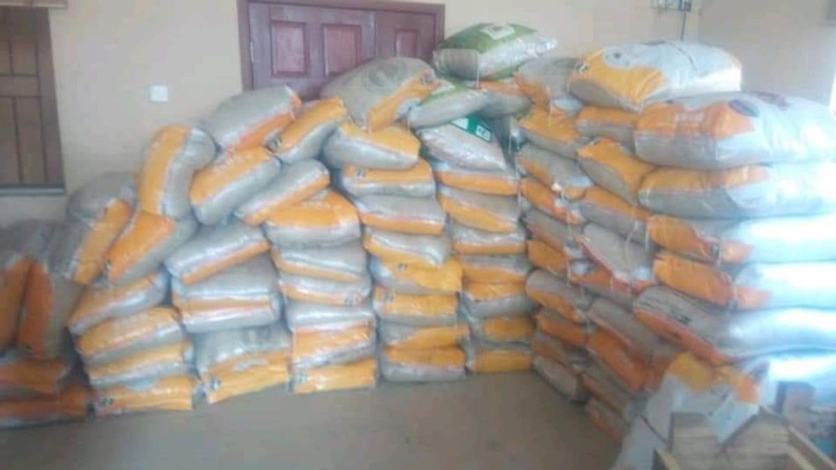 IBEJU-LEKKI LOCAL GOVERNMENT DISTRIBUTES RELIEVE MATERIALS
