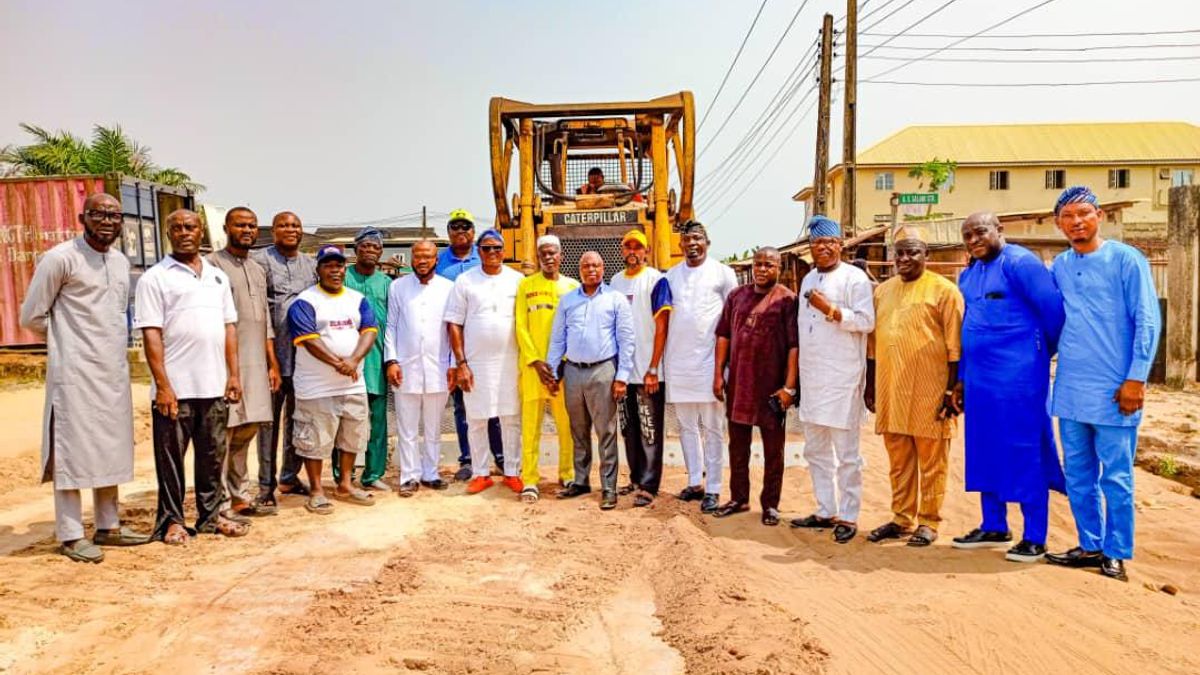 HON. OLOWA FLAGS OFF 2.1KM GBETU-IWEREKUN ROAD STABILIZATION