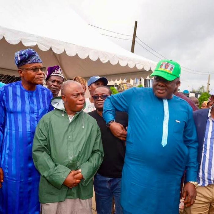 OLOWA RECEIVES SANWO-OLU, DEPUTY GOVERNOR, OTHERS AS LAGOS INTENSIFIES FLOOD RESPONSE IN GBETU-IWEREKUN