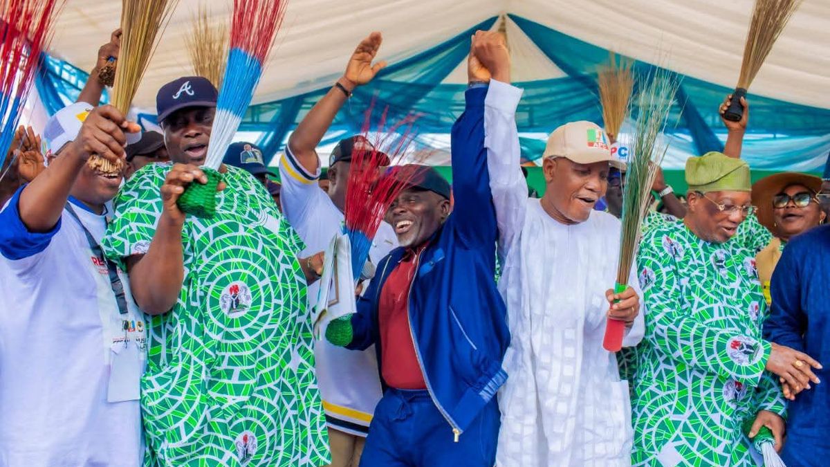 MEGA RALLY: IBEJU-LEKKI ROARS FOR APC; AS OLOWA, RBK SHINES