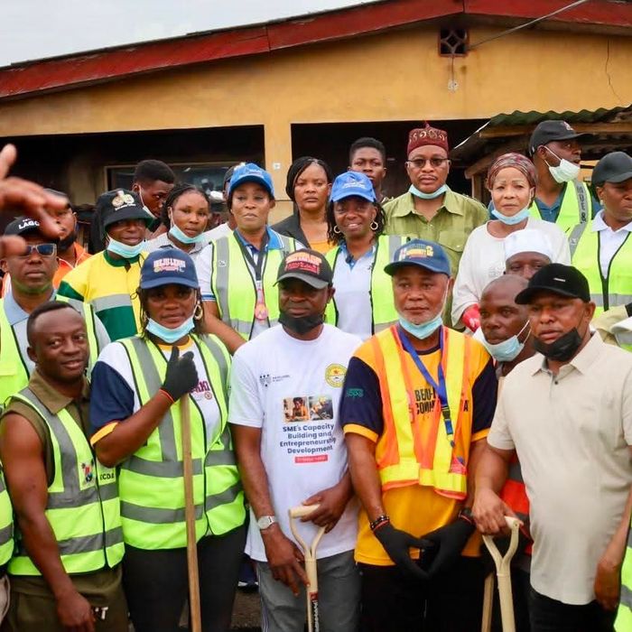 IBEJU-LEKKI MAKES A STATEMENT FOR CLEANER LAGOS AS FIRST LADY, DR. IBIJOKE SANWOOLU, MRS OLUREMI HAMZAT, TOKUN