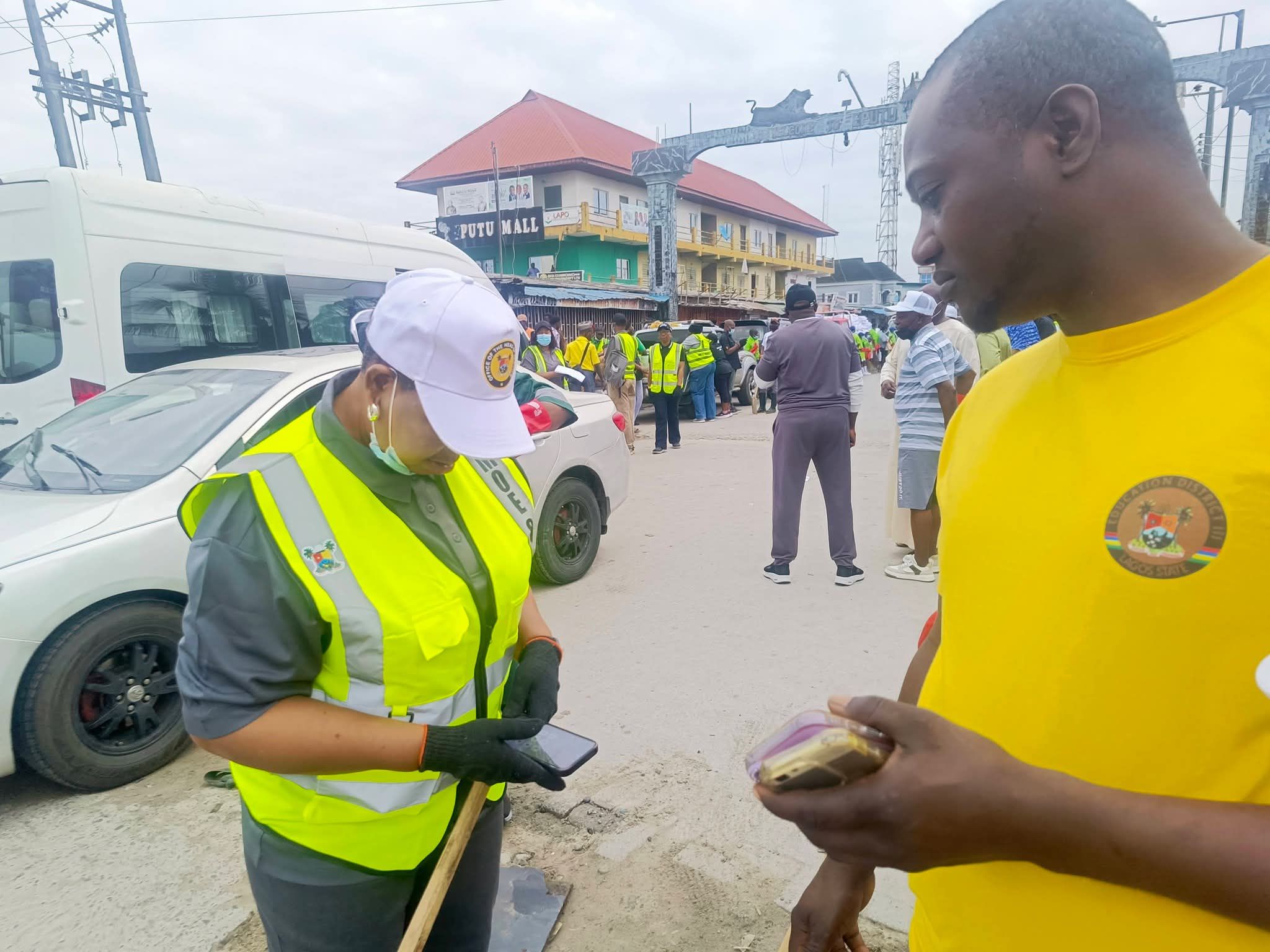 IBEJU-LEKKI MAKES A STATEMENT FOR CLEANER LAGOS AS FIRST LADY, DR. IBIJOKE SANWOOLU, MRS OLUREMI HAMZAT, TOKUN
