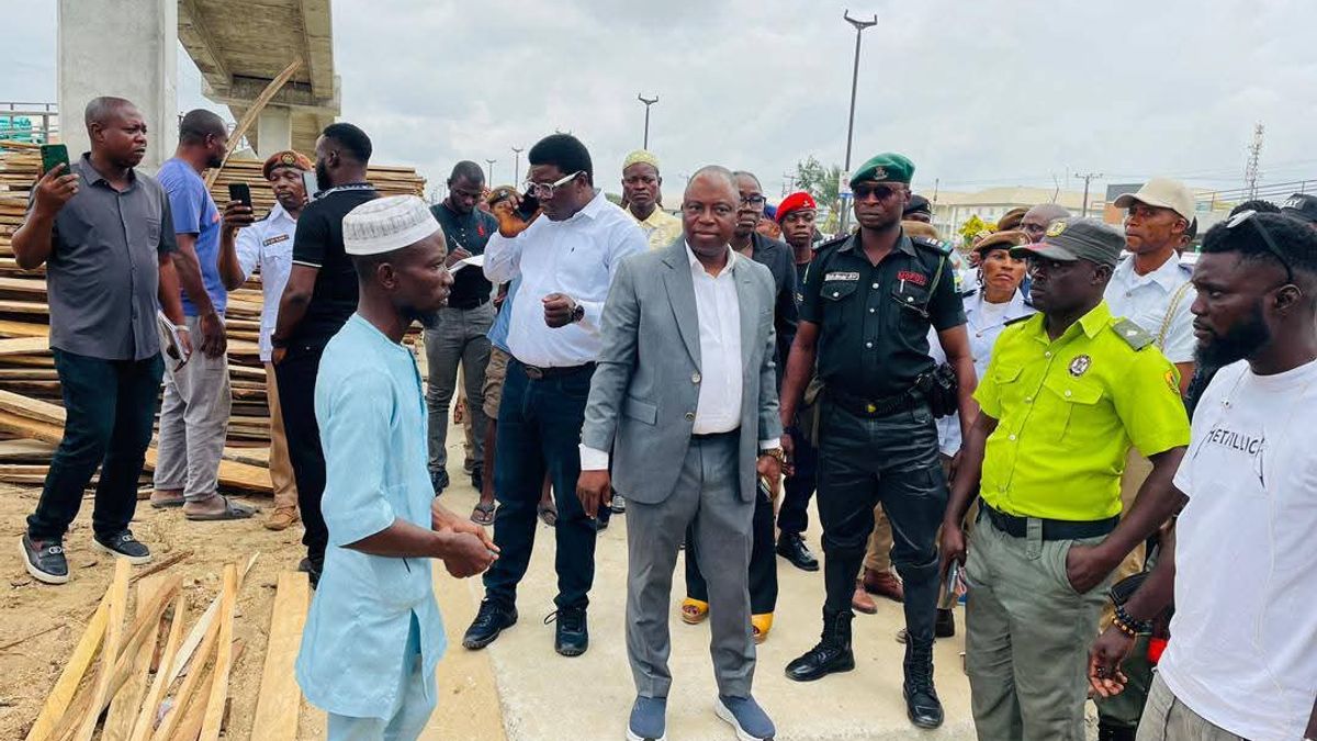 NEWS FLASH: CHAIRMAN OLOWA LEADS CRACKDOWN ON ILLEGAL ROADSIDE TRADING