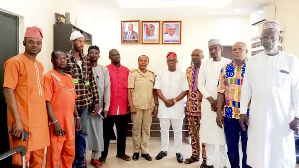 ECOWAS COMMUNITY MEMBERS PAY COURTESY VISIT TO HON. OLOWA