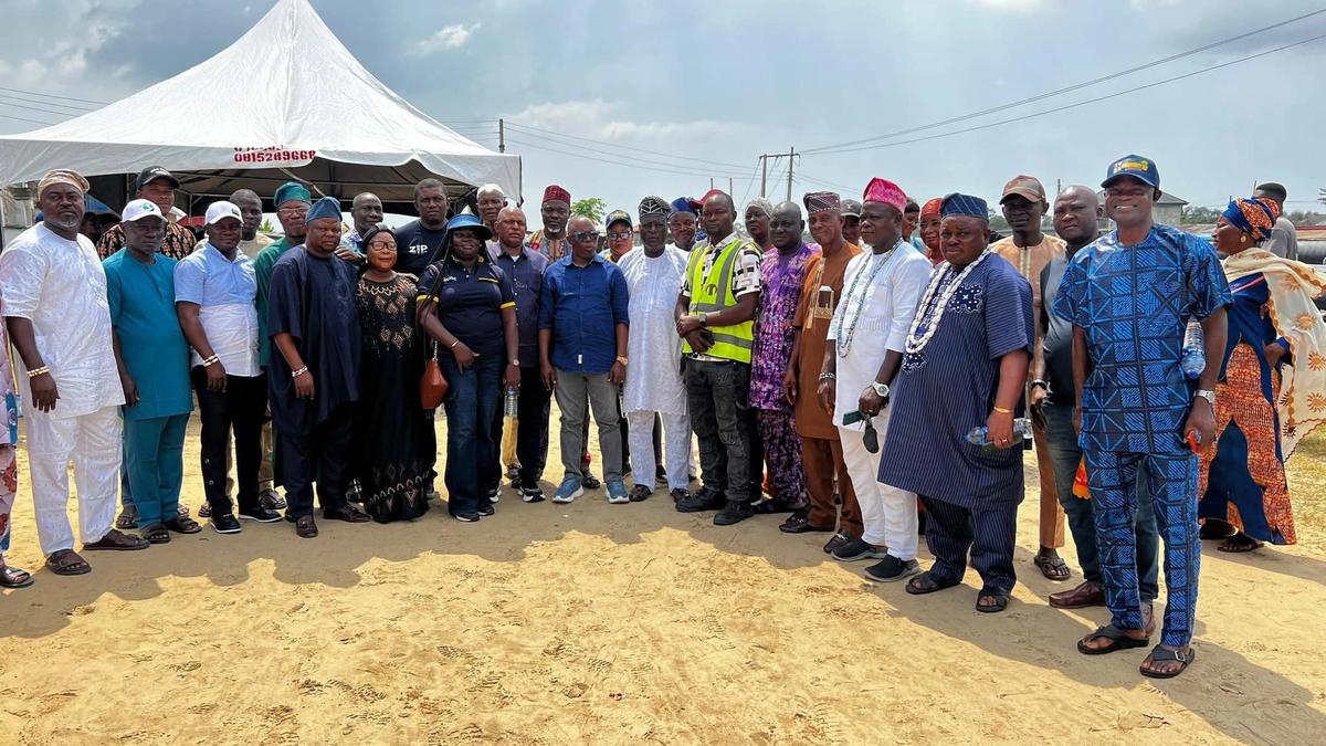 IBEJU-LEKKI LOCAL GOVERNMENT FLAGS OFF REHABILITATION OF VANDALIZED 33KV POWER LINE IN OKEGUN ODOFIN COMMUNITY