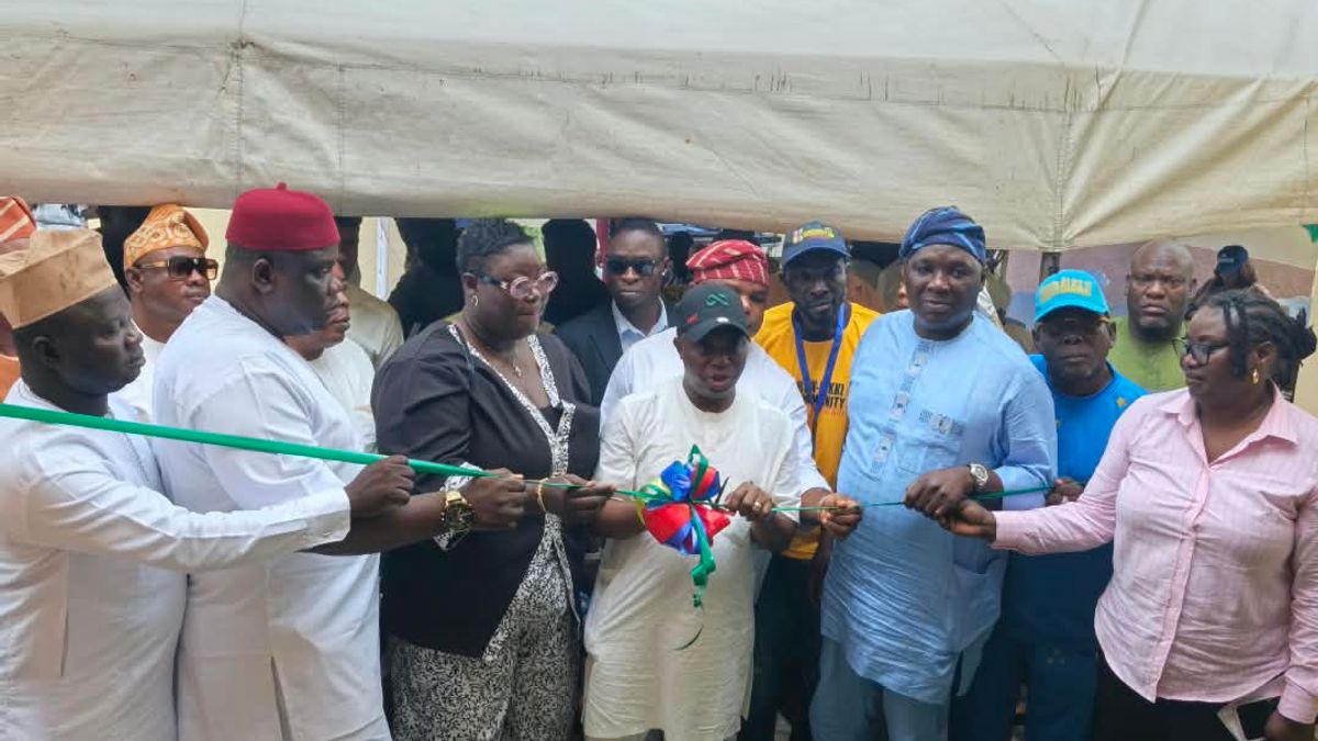 LAGOS STATE GOVERNMENT IN PARTNERSHIP WITH IBEJU-LEKKI LOCAL GOVERNMENT COMMISSIONED DESALU PRIMARY HEALTH CENTRE IMAGE