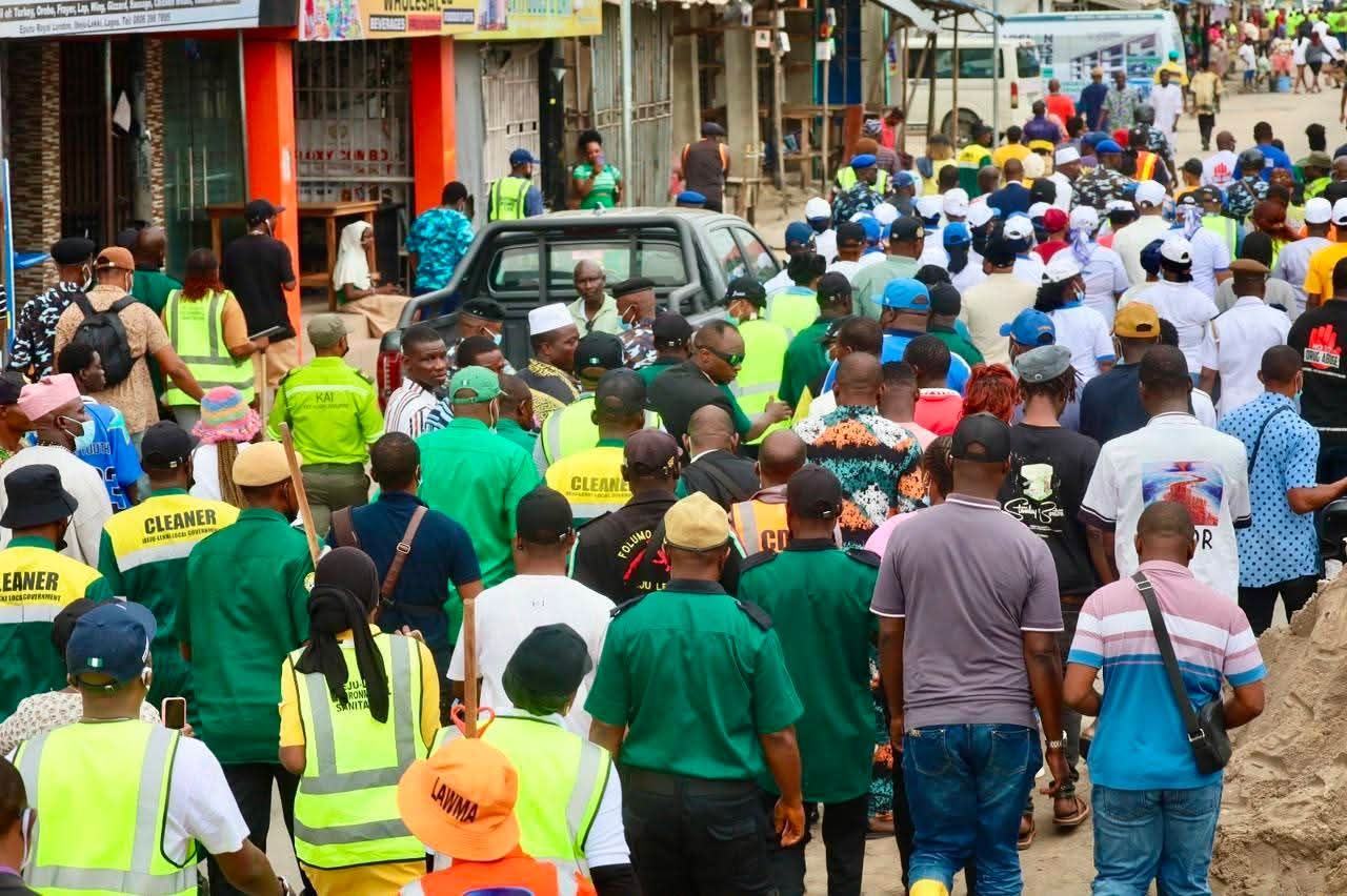 IBEJU-LEKKI MAKES A STATEMENT FOR CLEANER LAGOS AS FIRST LADY, DR. IBIJOKE SANWOOLU, MRS OLUREMI HAMZAT, TOKUN