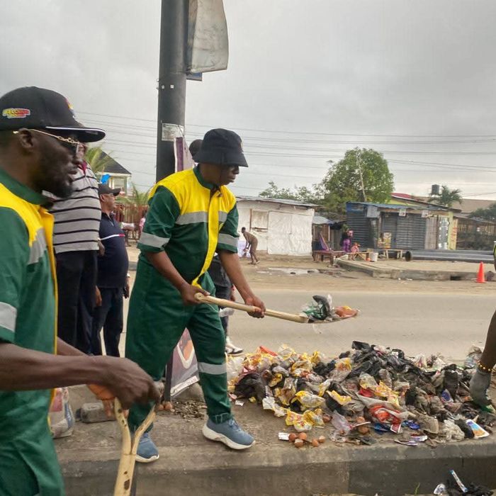 HON. OLOWA LEADS MONTHLY SANITATION EXERCISE, JOINED BY HON. ABIOLA OLOWU