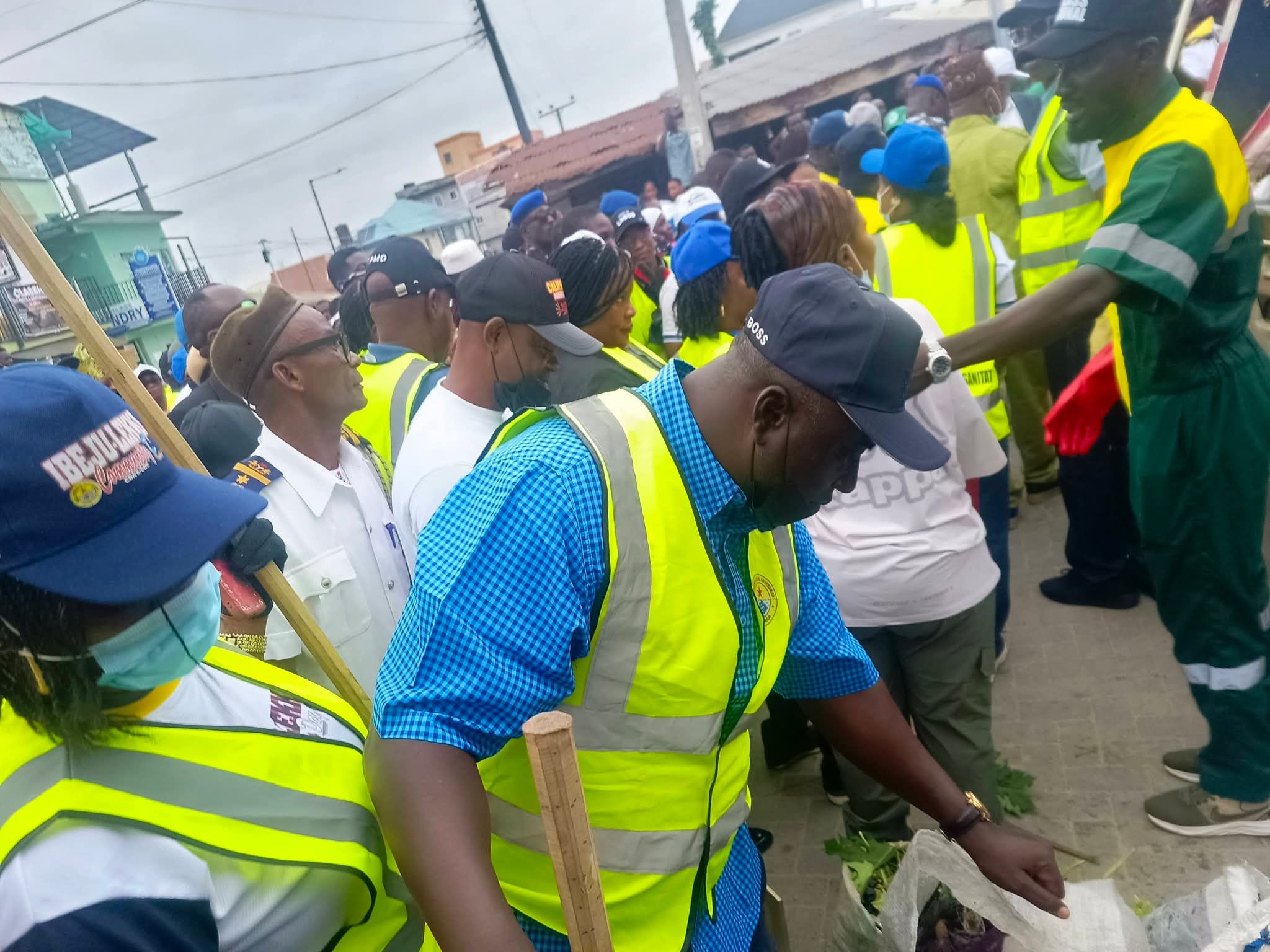 IBEJU-LEKKI MAKES A STATEMENT FOR CLEANER LAGOS AS FIRST LADY, DR. IBIJOKE SANWOOLU, MRS OLUREMI HAMZAT, TOKUN