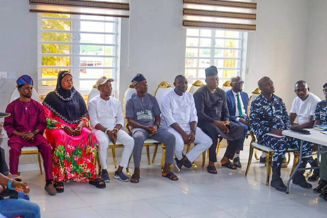 HON. ABDULLAHI SESAN OLOWA HOLDS PEACE AND SECURITY MEETING WITH STAKEHOLDERS IN IBEJU-LEKKI