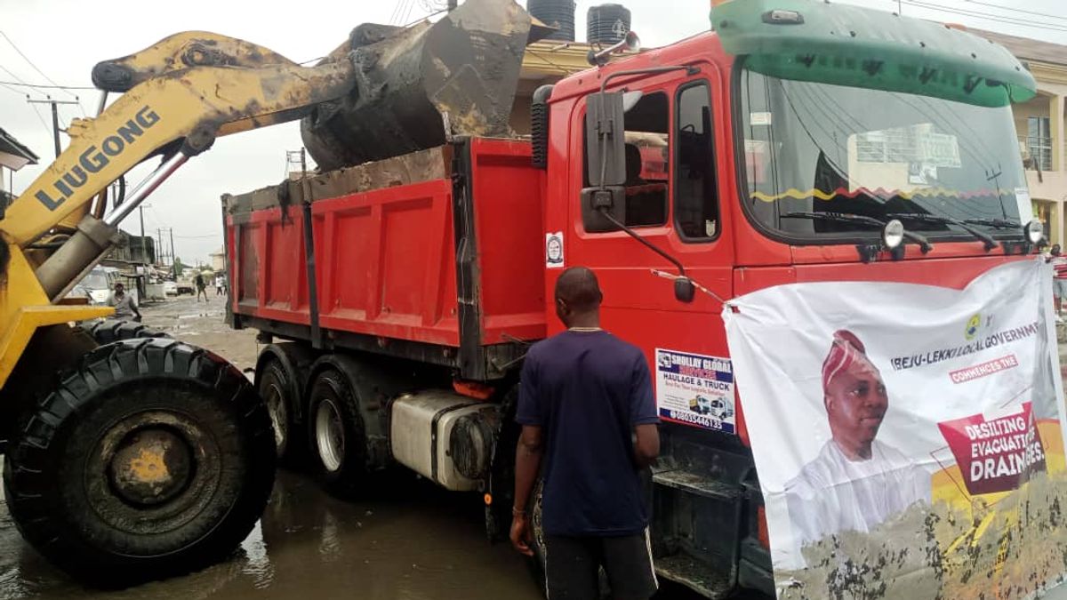 UPDATE ON DESILTING OF DRAINAGES AND CARTING AWAY ON BOGIJE ROAD