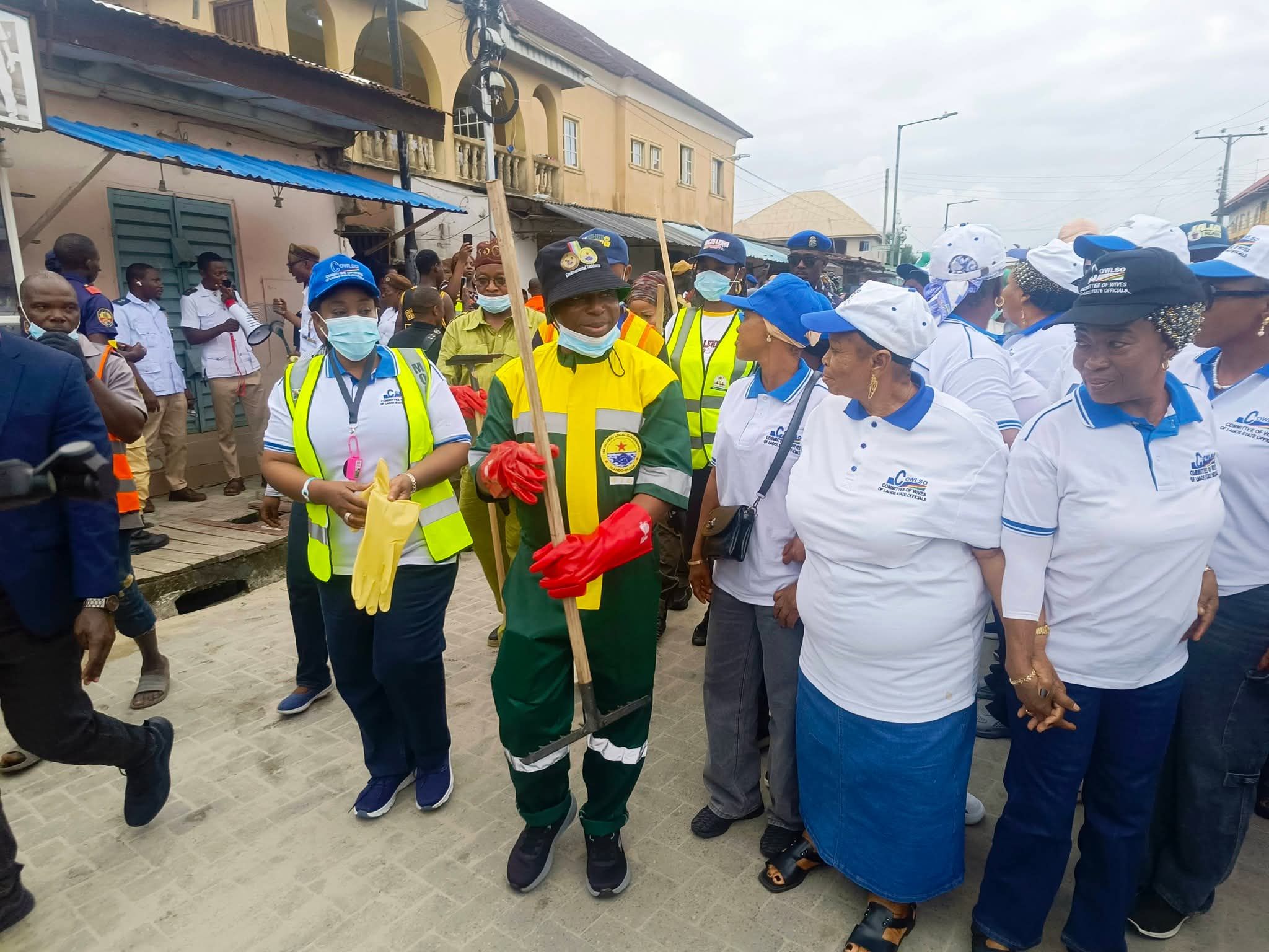 IBEJU-LEKKI MAKES A STATEMENT FOR CLEANER LAGOS AS FIRST LADY, DR. IBIJOKE SANWOOLU, MRS OLUREMI HAMZAT, TOKUN