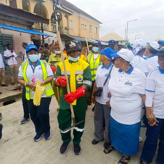 IBEJU-LEKKI MAKES A STATEMENT FOR CLEANER LAGOS AS FIRST LADY, DR. IBIJOKE SANWOOLU, MRS OLUREMI HAMZAT, TOKUN