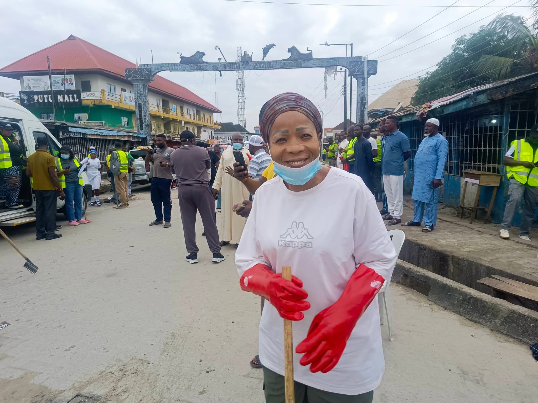 IBEJU-LEKKI MAKES A STATEMENT FOR CLEANER LAGOS AS FIRST LADY, DR. IBIJOKE SANWOOLU, MRS OLUREMI HAMZAT, TOKUN