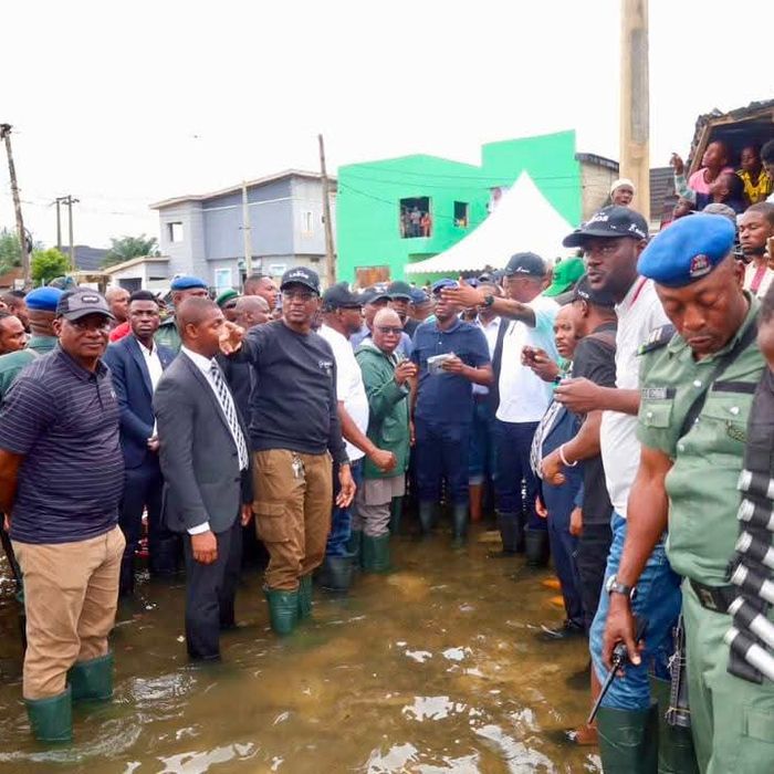 OLOWA RECEIVES SANWO-OLU, DEPUTY GOVERNOR, OTHERS AS LAGOS INTENSIFIES FLOOD RESPONSE IN GBETU-IWEREKUN