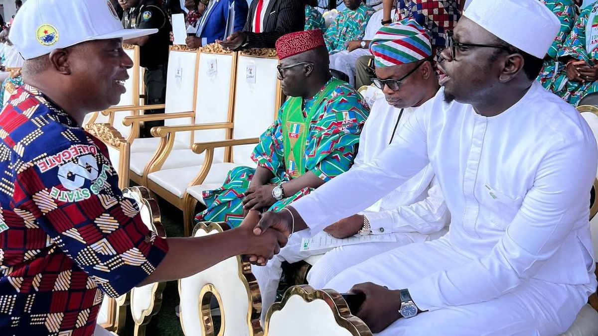 HON. (ENGR.) ABDULLAHI SESAN OLOWA ATTENDS APC SOUTH-WEST ZONAL CONGRESS IN LAGOS