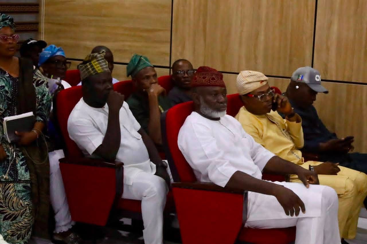 LAHA COMMITTEE ON LOCAL GOVERNMENT AND CHIEFTAINCY AFFAIRS COMMEND HON. OLOWA DURING OVERSIGHT VISIT TO IBEJU-