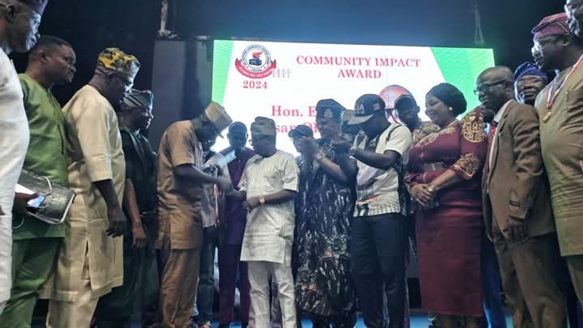 OLOWA BAGGED BEST PERFORMING LOCAL GOVERNMENT CHAIRMAN'S AWARD AT EDCAA 2024 AWARDS.