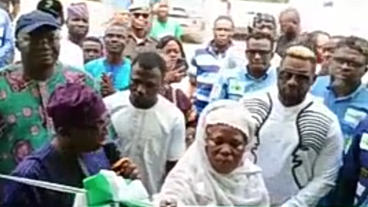 HON OLOWA ATTENDS GLO FESTIVAL OF JOY, COMMISSIONS NEW BUILDING FOR LUCKY WINNER