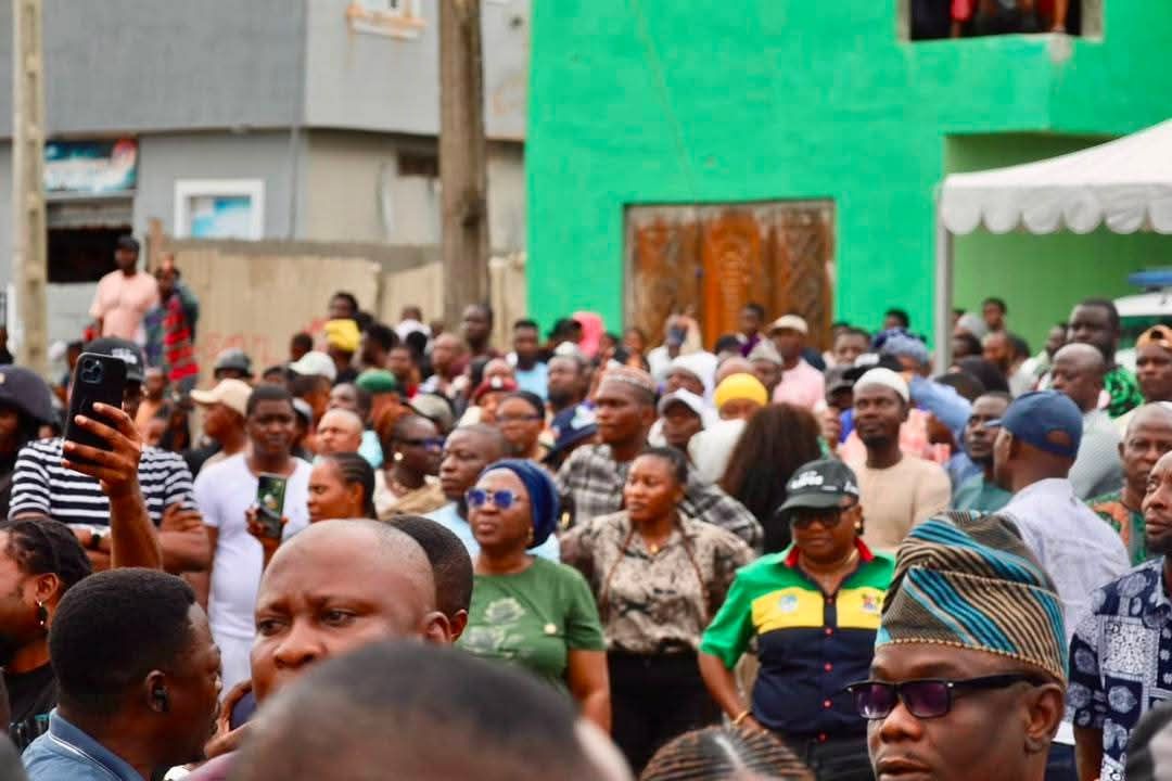 OLOWA RECEIVES SANWO-OLU, DEPUTY GOVERNOR, OTHERS AS LAGOS INTENSIFIES FLOOD RESPONSE IN GBETU-IWEREKUN