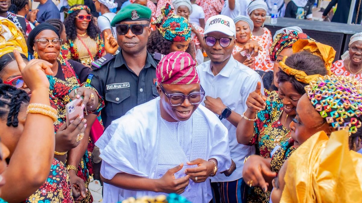 A NEW DAWN IN IBEJU-LEKKI AS HON. OLOWA RESUMES OFFICE FOR A SECOND TERM