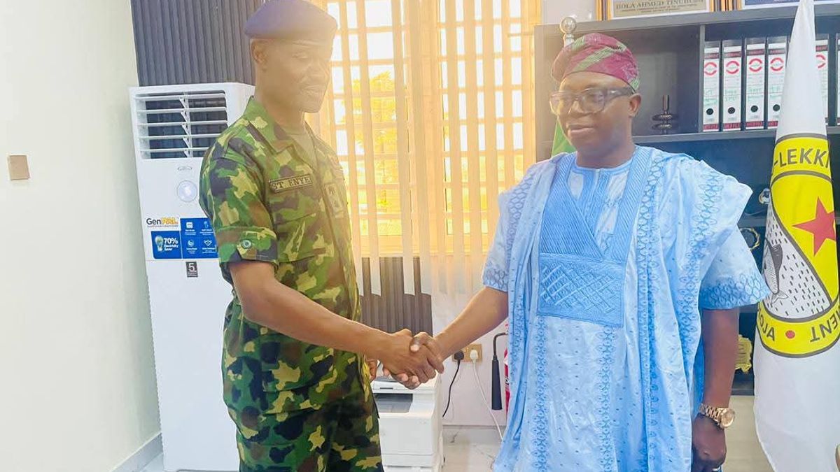 SECURITY: HON. OLOWA MEETS WITH NEW COMMANDING OFFICER, 81 DIVISION BASE ORDINANCE DEPOT