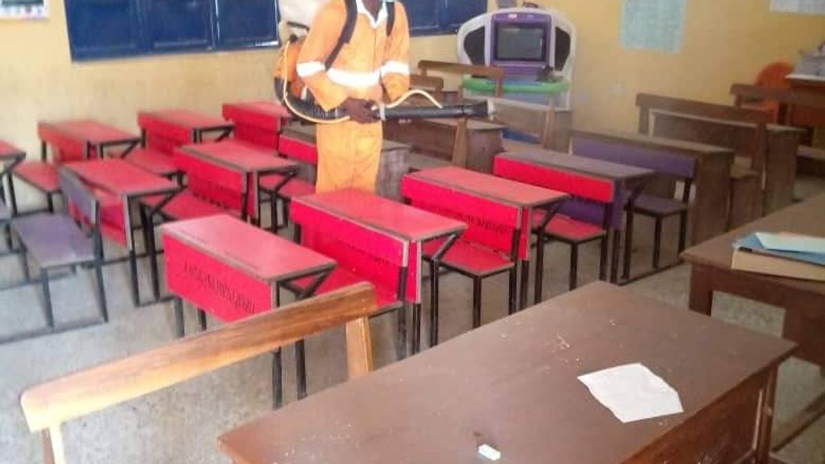 COUNCIL'S ENVIRONMENTAL TEAM EMBARKS ON DECONTAMINATION OF SCHOOLS.
