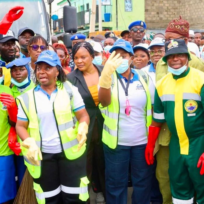 IBEJU-LEKKI MAKES A STATEMENT FOR CLEANER LAGOS AS FIRST LADY, DR. IBIJOKE SANWOOLU, MRS OLUREMI HAMZAT, TOKUN