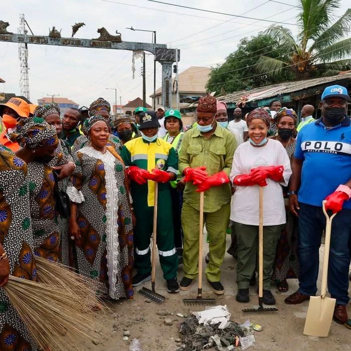 IBEJU-LEKKI MAKES A STATEMENT FOR CLEANER LAGOS AS FIRST LADY, DR. IBIJOKE SANWOOLU, MRS OLUREMI HAMZAT, TOKUN
