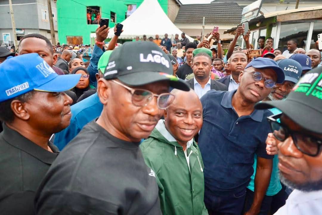 OLOWA RECEIVES SANWO-OLU, DEPUTY GOVERNOR, OTHERS AS LAGOS INTENSIFIES FLOOD RESPONSE IN GBETU-IWEREKUN