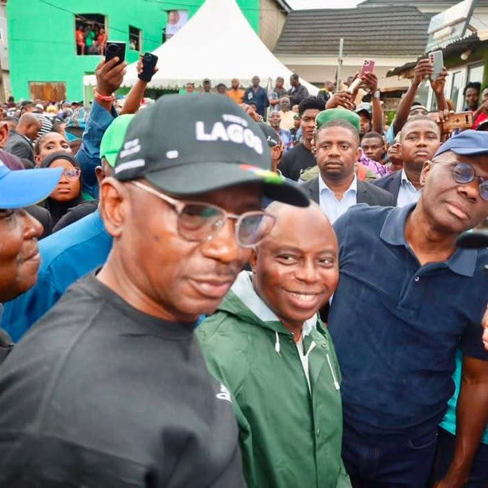 OLOWA RECEIVES SANWO-OLU, DEPUTY GOVERNOR, OTHERS AS LAGOS INTENSIFIES FLOOD RESPONSE IN GBETU-IWEREKUN