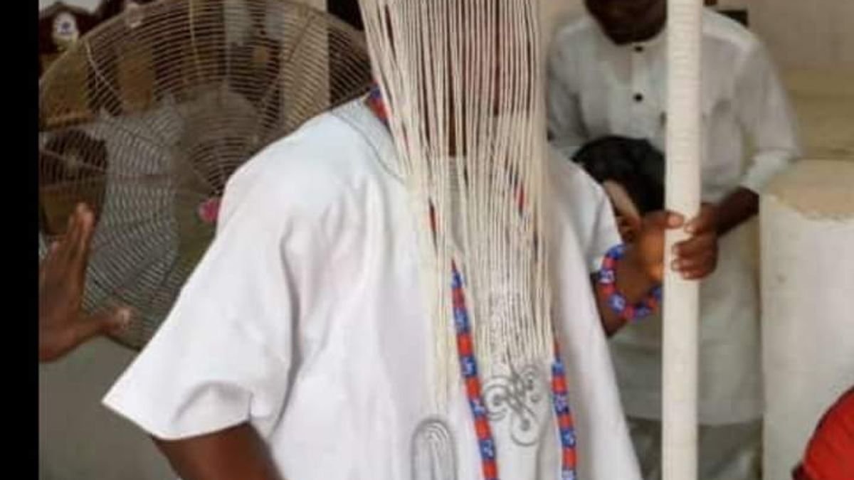 HRM OBA OLAYEMI LUKMAN AROWOLO (THE GBADEWOLU OF ARAROMI KINGDOM)