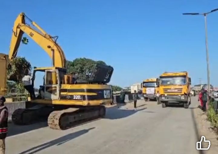 AKODO REFUSE DUMP CLEARED AS IBEJU LEKKI LG REINFORCES ENVIRONMENTAL SANITATION DRIVE