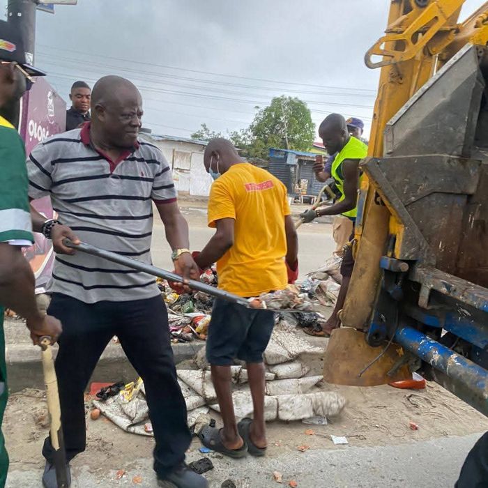HON. OLOWA LEADS MONTHLY SANITATION EXERCISE, JOINED BY HON. ABIOLA OLOWU
