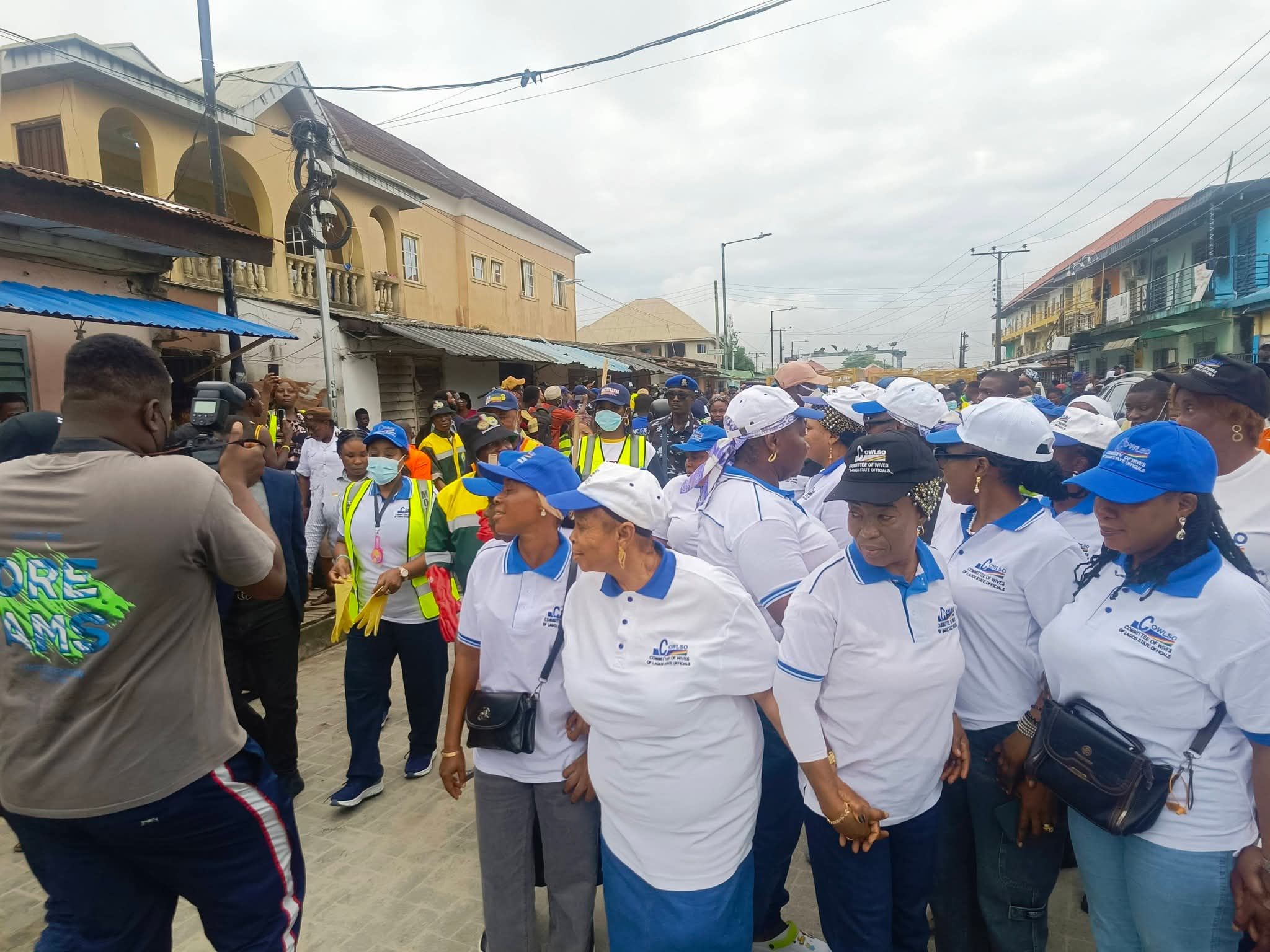 IBEJU-LEKKI MAKES A STATEMENT FOR CLEANER LAGOS AS FIRST LADY, DR. IBIJOKE SANWOOLU, MRS OLUREMI HAMZAT, TOKUN