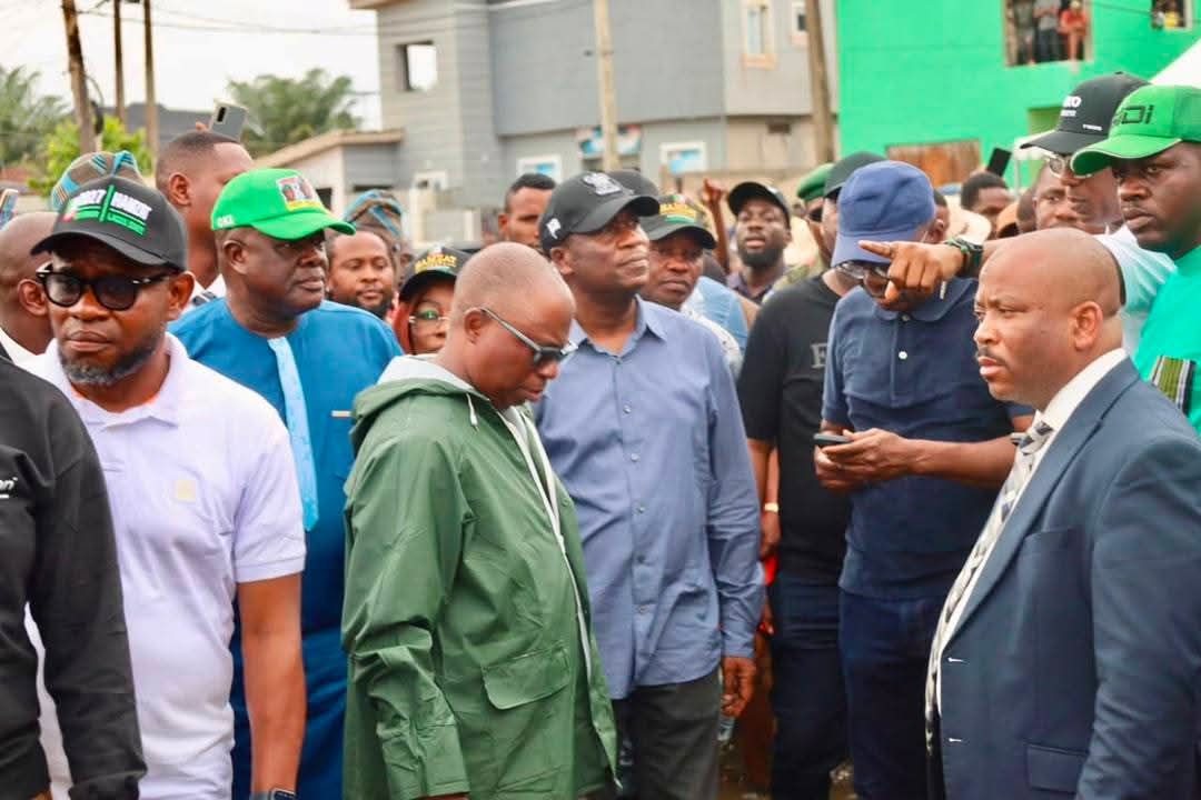 OLOWA RECEIVES SANWO-OLU, DEPUTY GOVERNOR, OTHERS AS LAGOS INTENSIFIES FLOOD RESPONSE IN GBETU-IWEREKUN