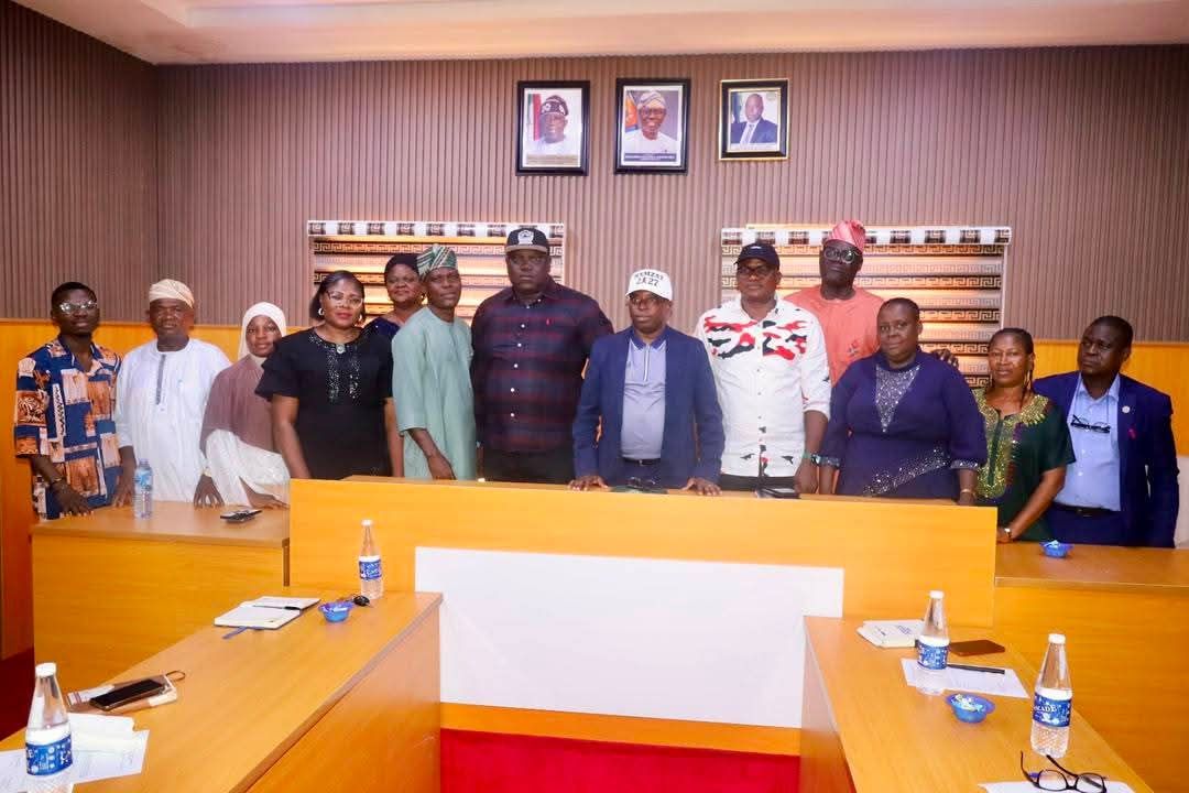OLOWA INAUGURATES EDUCATION SCHOLARSHIP BOARD, MOVES TO INSTITUTIONALISE STUDENT SUPPORT IN IBEJU-LEKKI