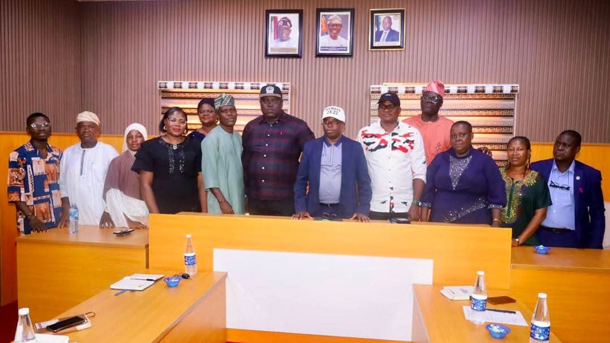OLOWA INAUGURATES EDUCATION SCHOLARSHIP BOARD, MOVES TO INSTITUTIONALISE STUDENT SUPPORT IN IBEJU-LEKKI