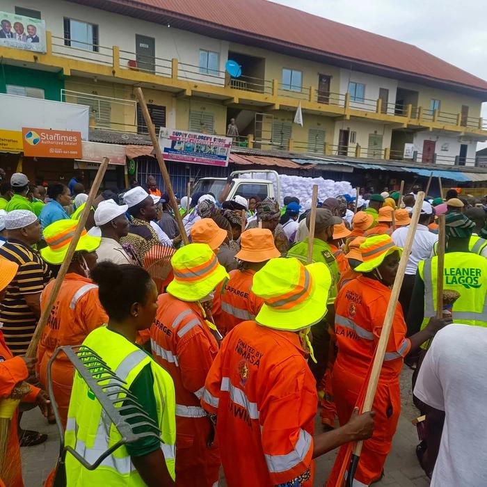 IBEJU-LEKKI MAKES A STATEMENT FOR CLEANER LAGOS AS FIRST LADY, DR. IBIJOKE SANWOOLU, MRS OLUREMI HAMZAT, TOKUN