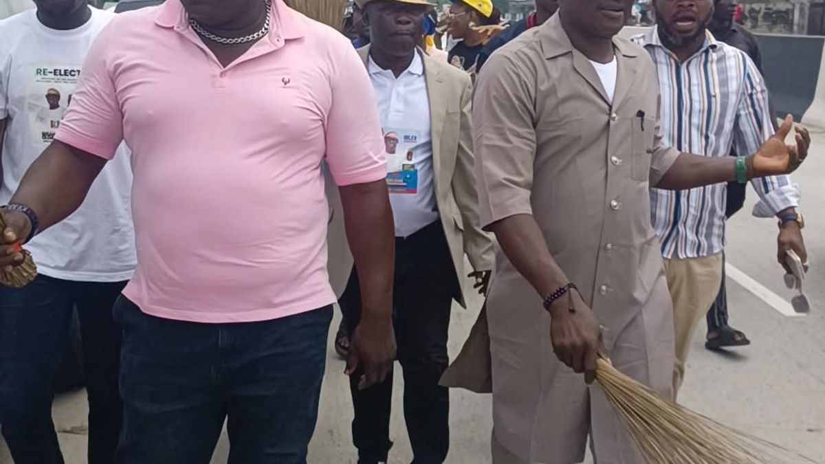 IBEJU-LEKKI RESIDENTS SHOWS SUPPORT FOR HON. OLOWA AS CAMPAIGN COMES TO AN END