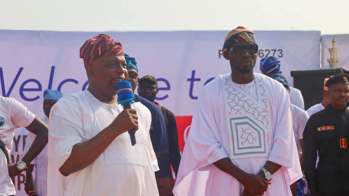 HON. ABDULLAHI SESAN OLOWA LEADS HIGH-PROFILE TRIBUTE AS OTS FOUNDATION LAUNCHES WITH GRAND IMPACT: EDUCATION MATERIALS DISTRIBUTED TO SCORES OF PUPILS