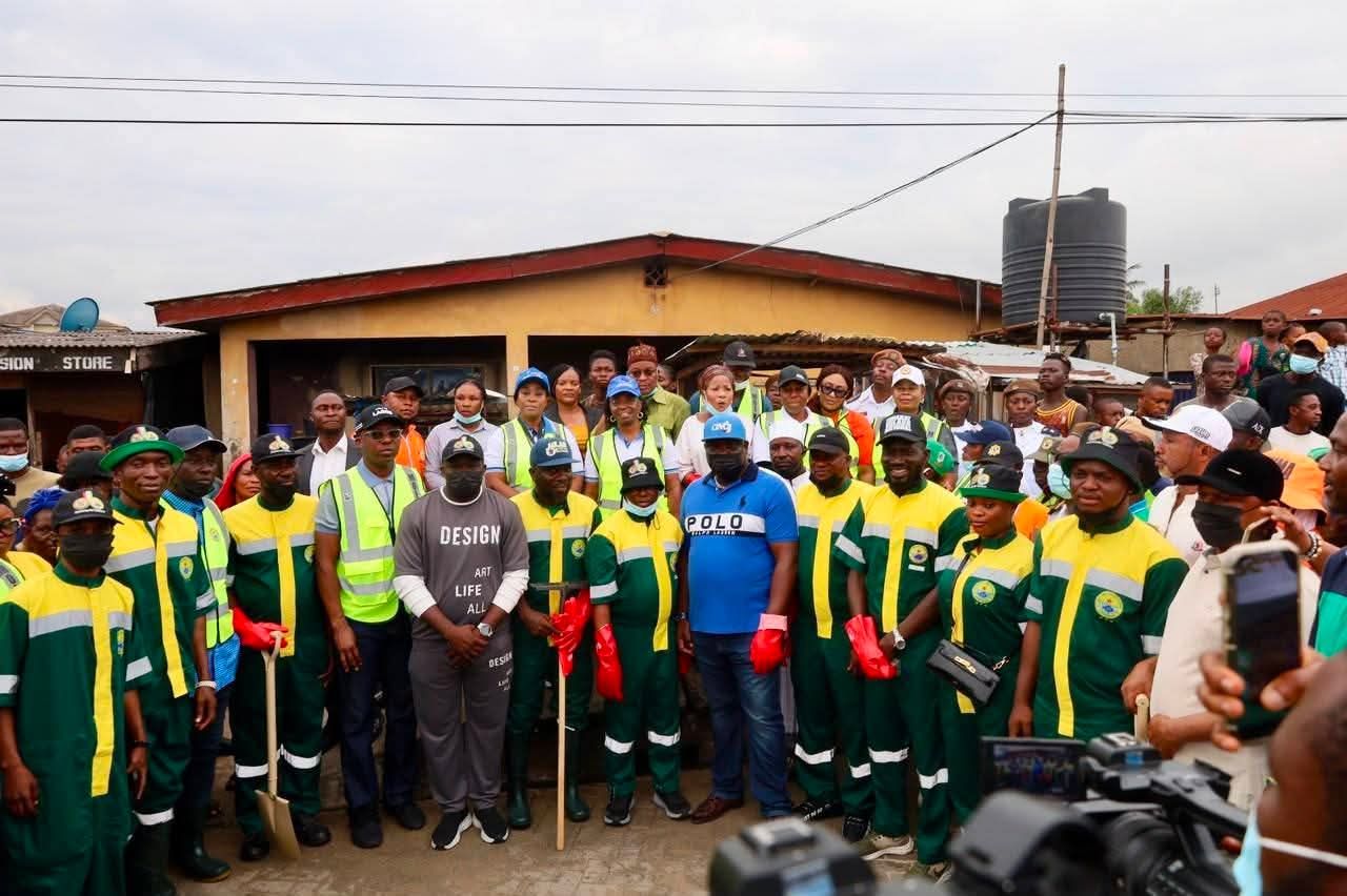 IBEJU-LEKKI MAKES A STATEMENT FOR CLEANER LAGOS AS FIRST LADY, DR. IBIJOKE SANWOOLU, MRS OLUREMI HAMZAT, TOKUN