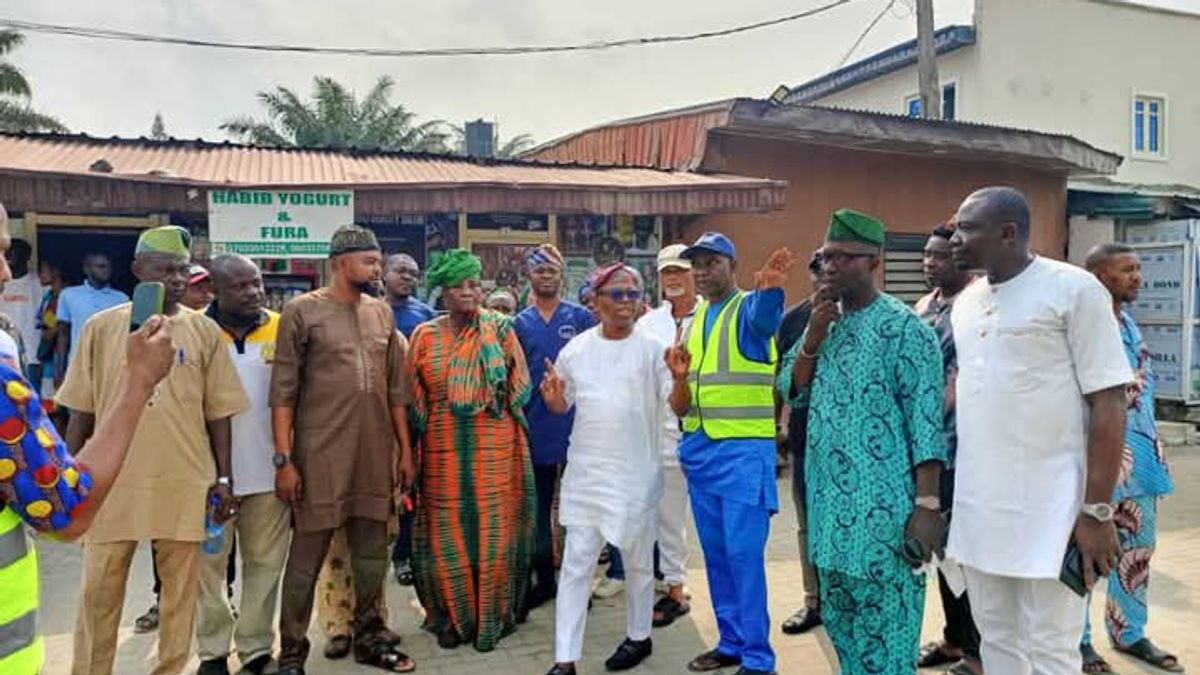 IBEJU-LEKKI COUNCIL CHAIRMAN VISIT PROMISE LAND ESTATE LAGASA; ASSURES RESIDENTS OF GOVERNMENT'S SUPPORT
