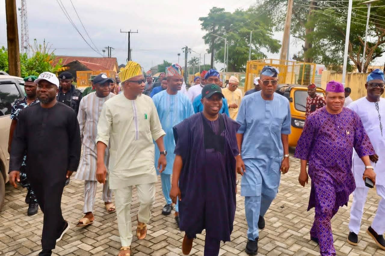 LAHA COMMITTEE ON LOCAL GOVERNMENT AND CHIEFTAINCY AFFAIRS COMMEND HON. OLOWA DURING OVERSIGHT VISIT TO IBEJU-